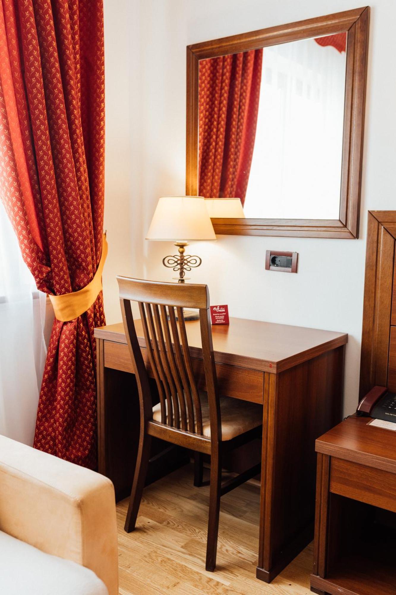 Hotel Picok Ðurđevac Bagian luar foto
