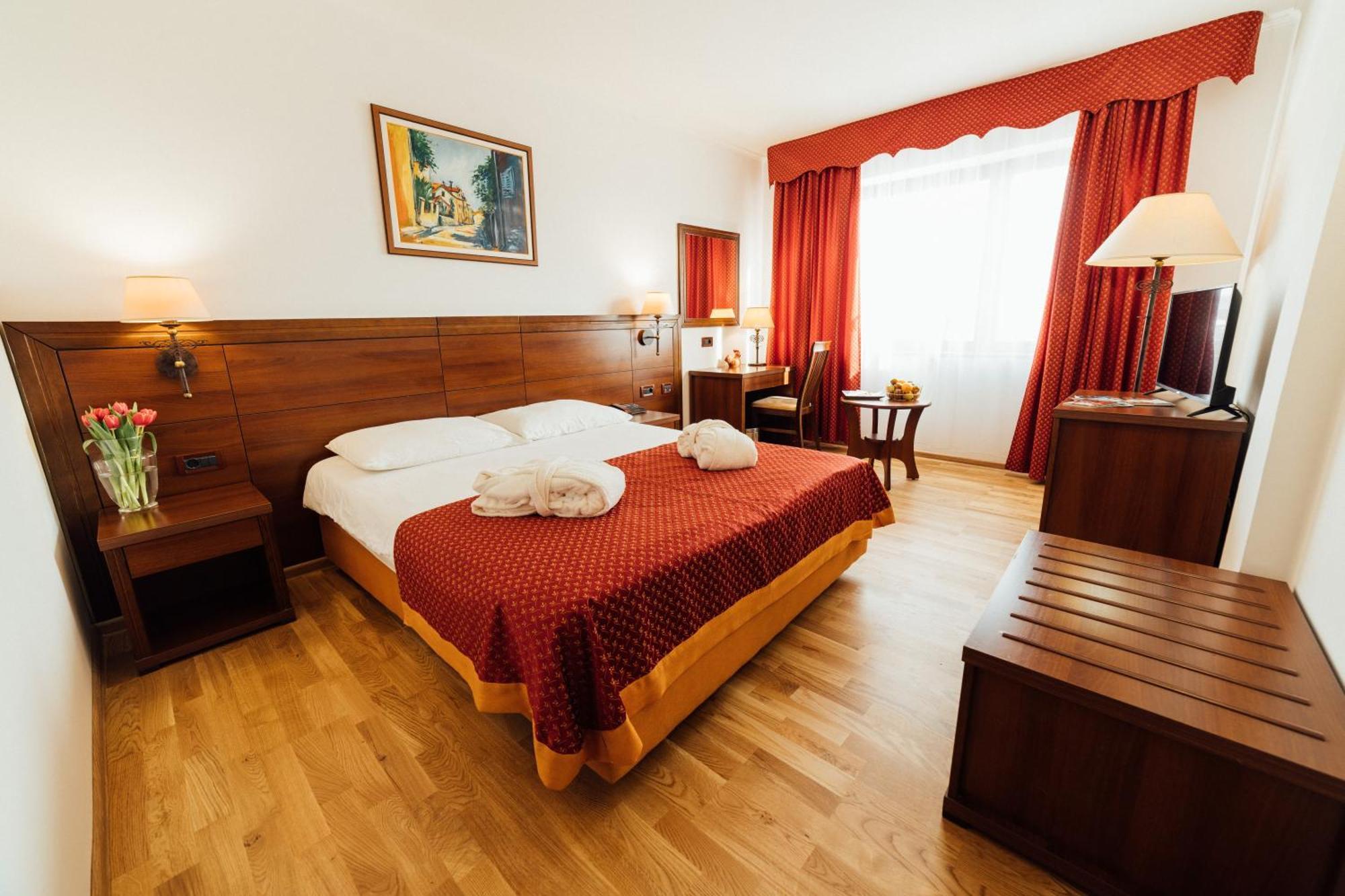 Hotel Picok Ðurđevac Bagian luar foto