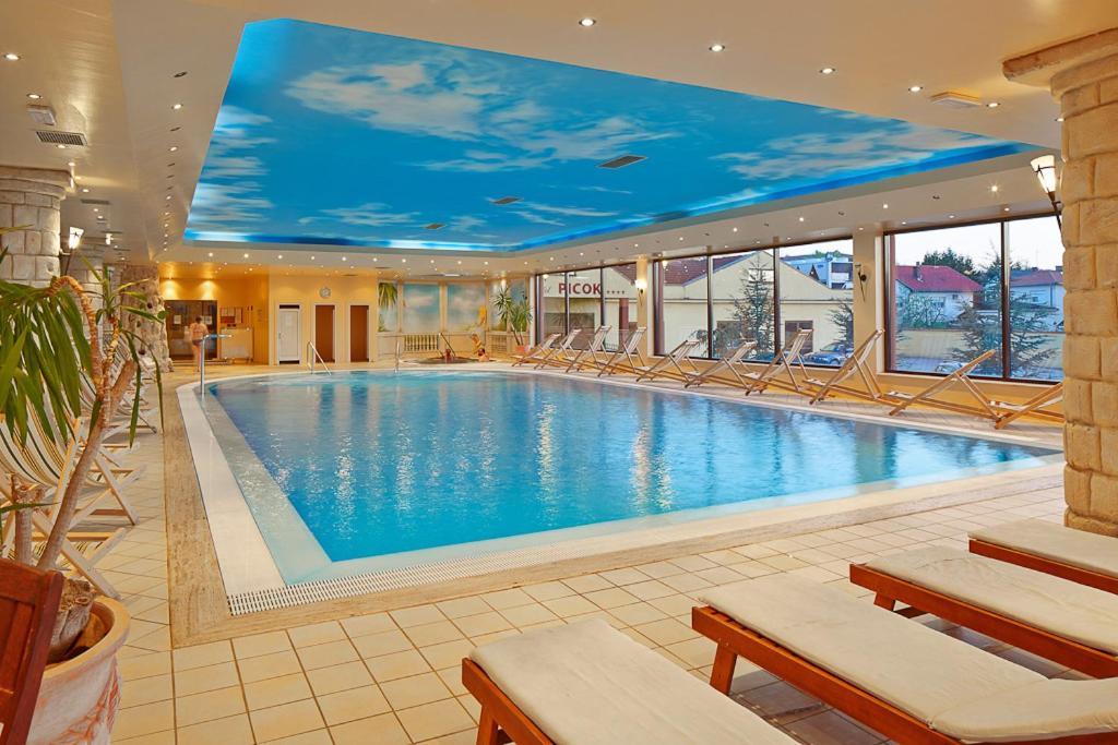 Hotel Picok Ðurđevac Bagian luar foto