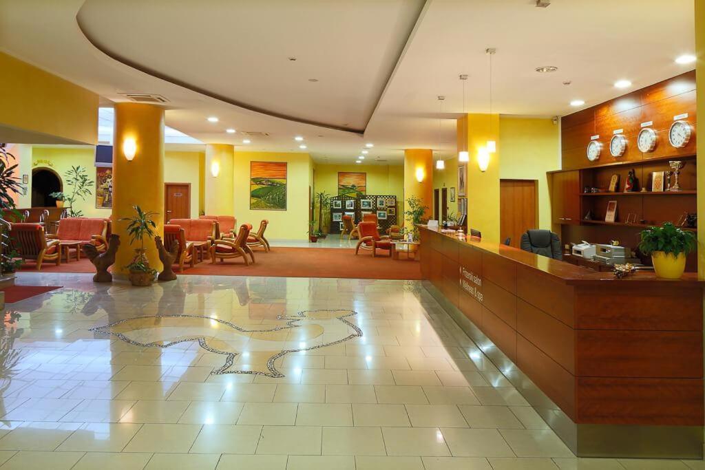 Hotel Picok Ðurđevac Bagian luar foto