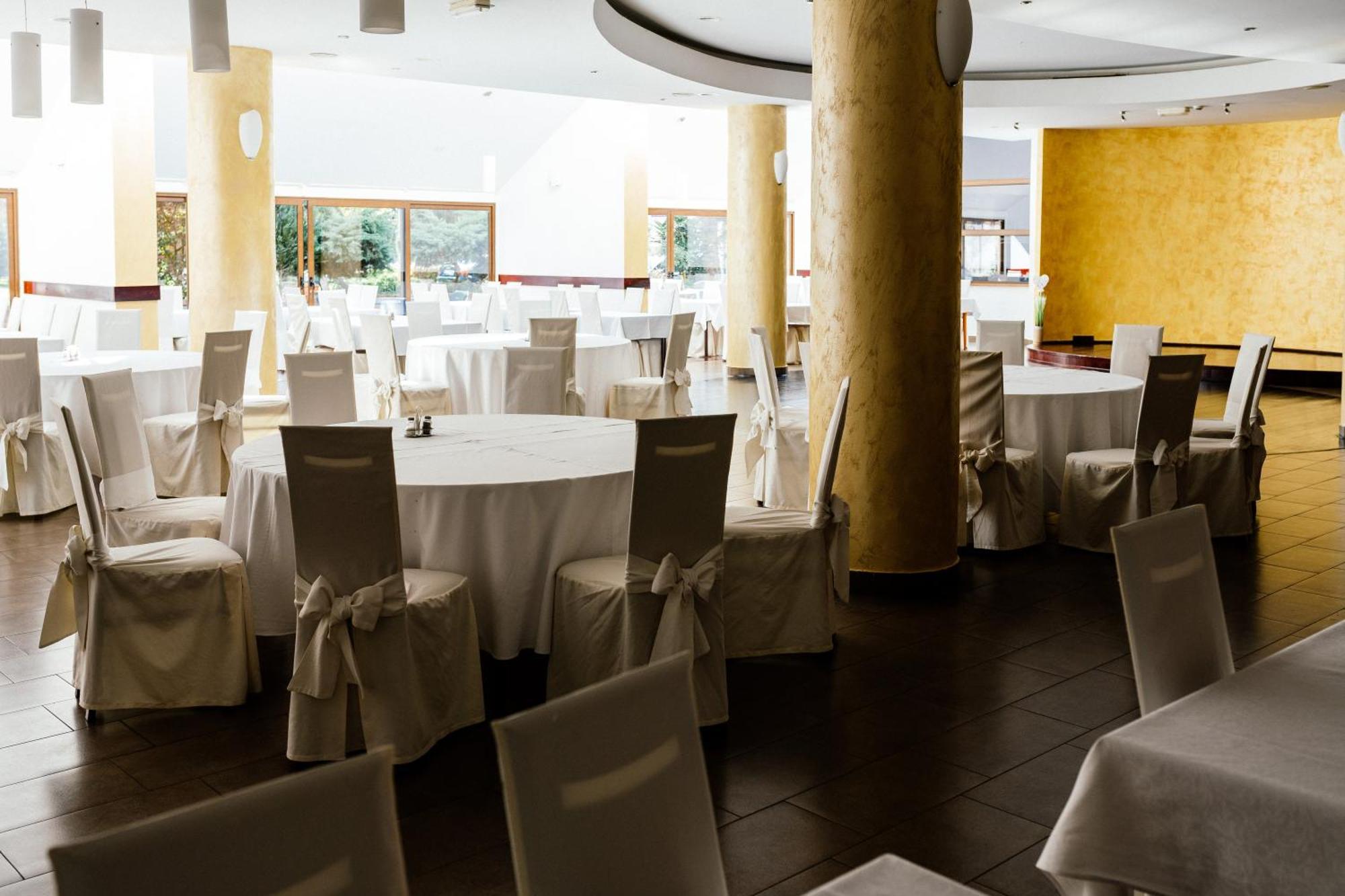 Hotel Picok Ðurđevac Bagian luar foto