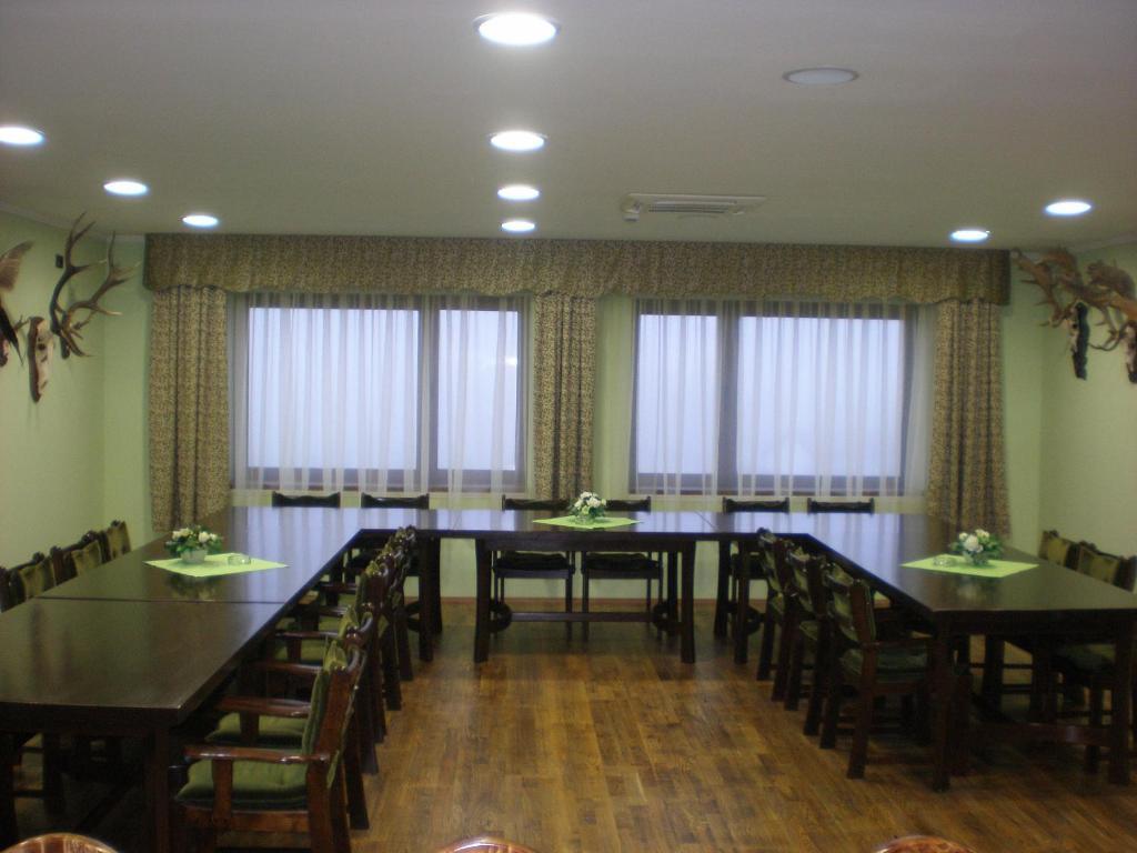 Hotel Picok Ðurđevac Bagian luar foto