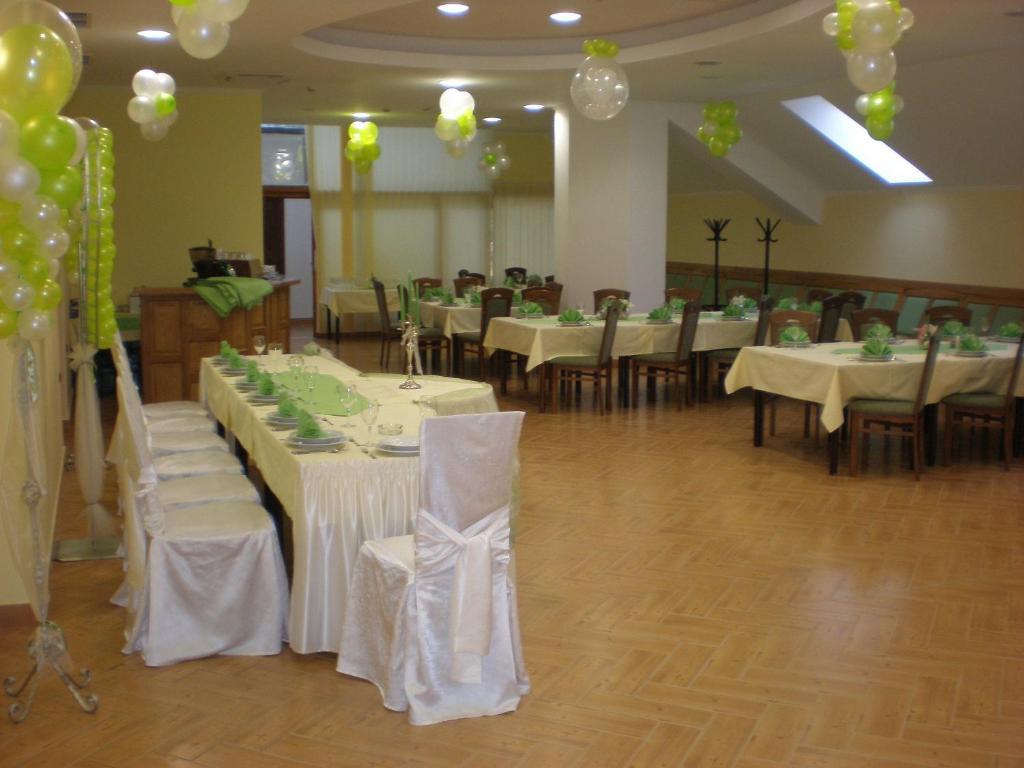 Hotel Picok Ðurđevac Bagian luar foto