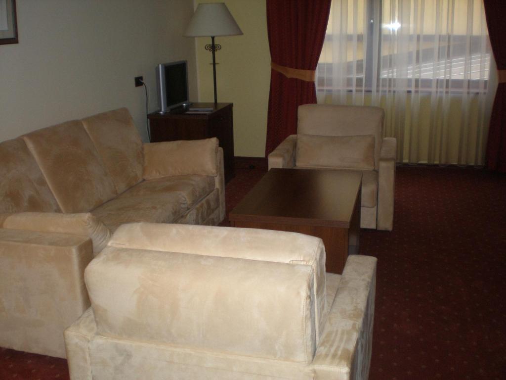 Hotel Picok Ðurđevac Bagian luar foto