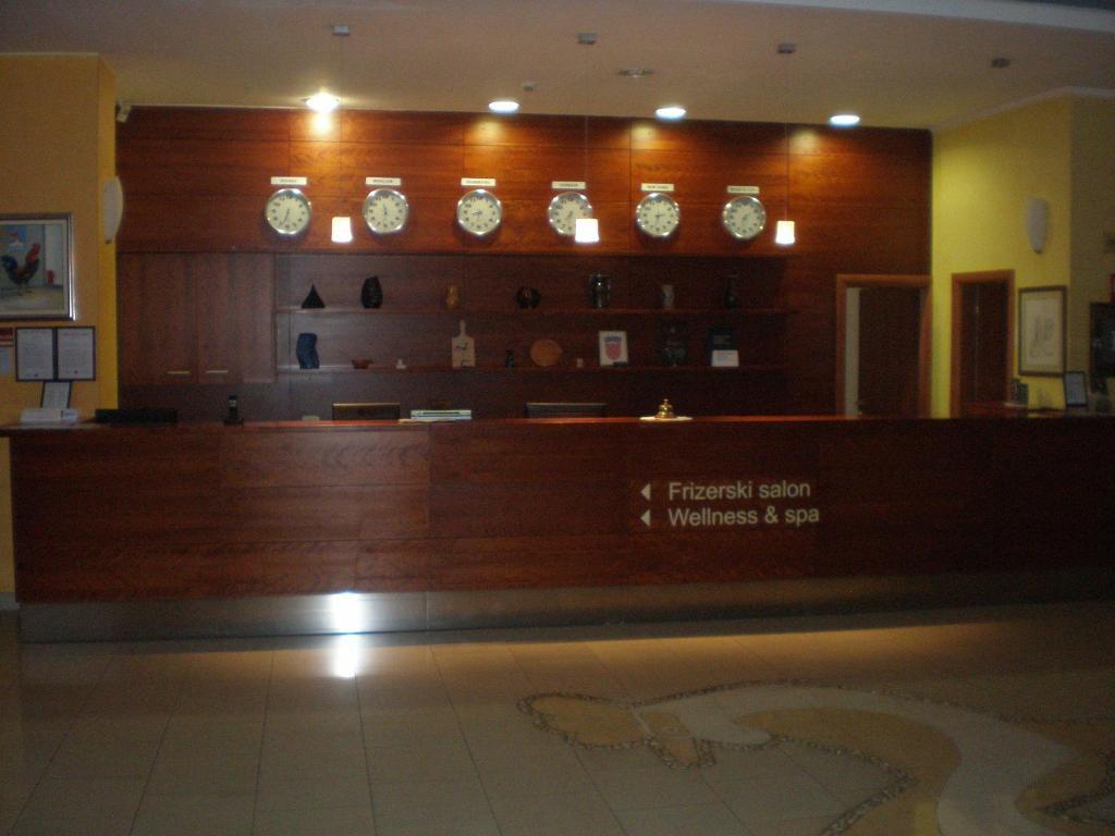 Hotel Picok Ðurđevac Bagian luar foto